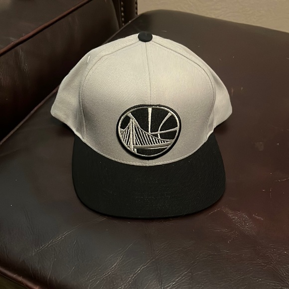 Essentially brand new warriors snap back - Picture 1 of 3